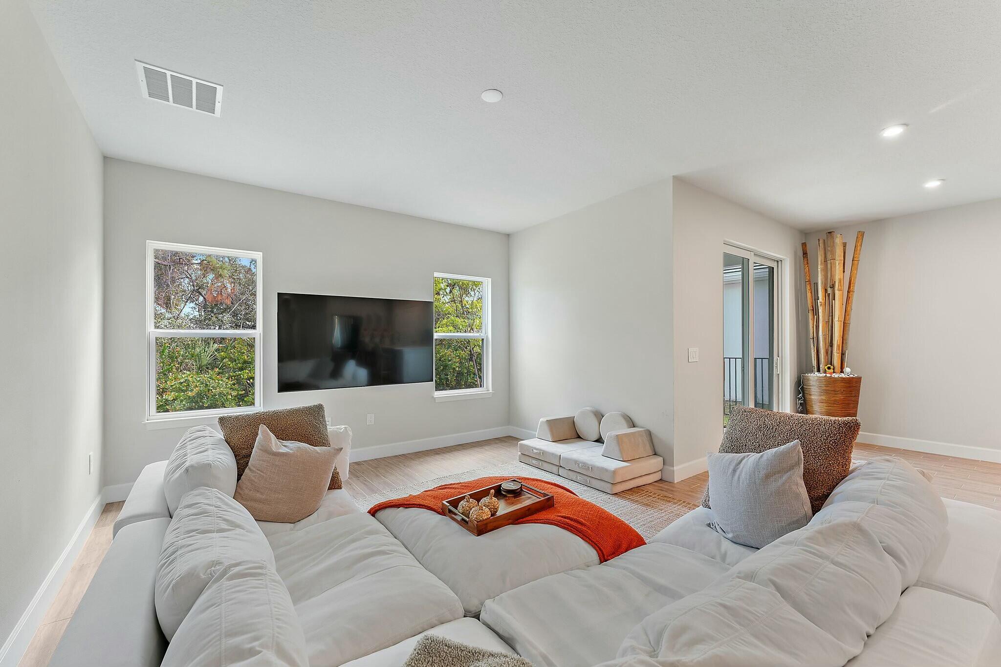 BANYAN BAY PUD PHASE 2C - Residential Lease