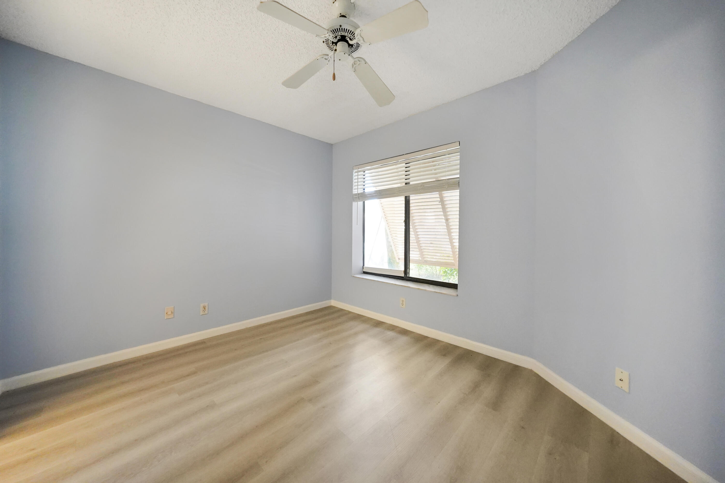 LAKESIDE CONDO 6 OF BANYAN SPRINGS - Residential Lease