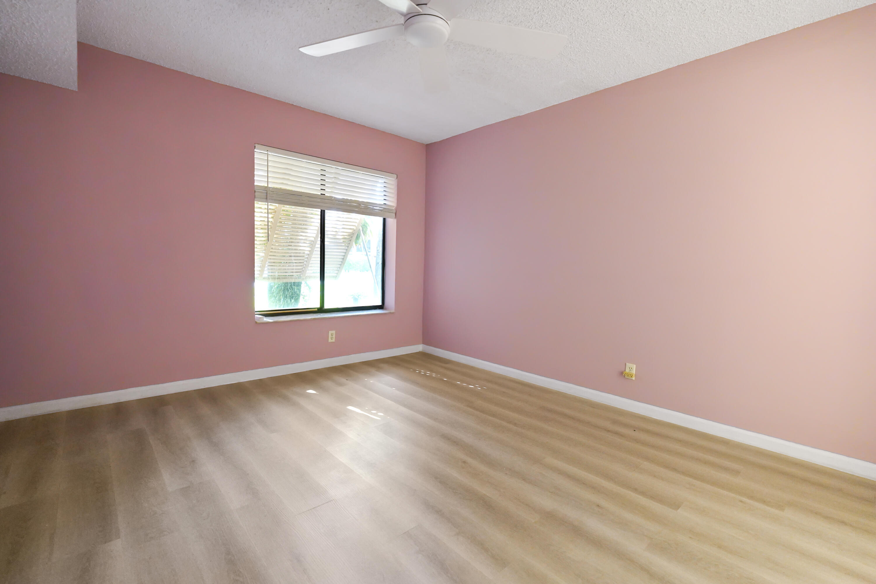 LAKESIDE CONDO 6 OF BANYAN SPRINGS - Residential Lease