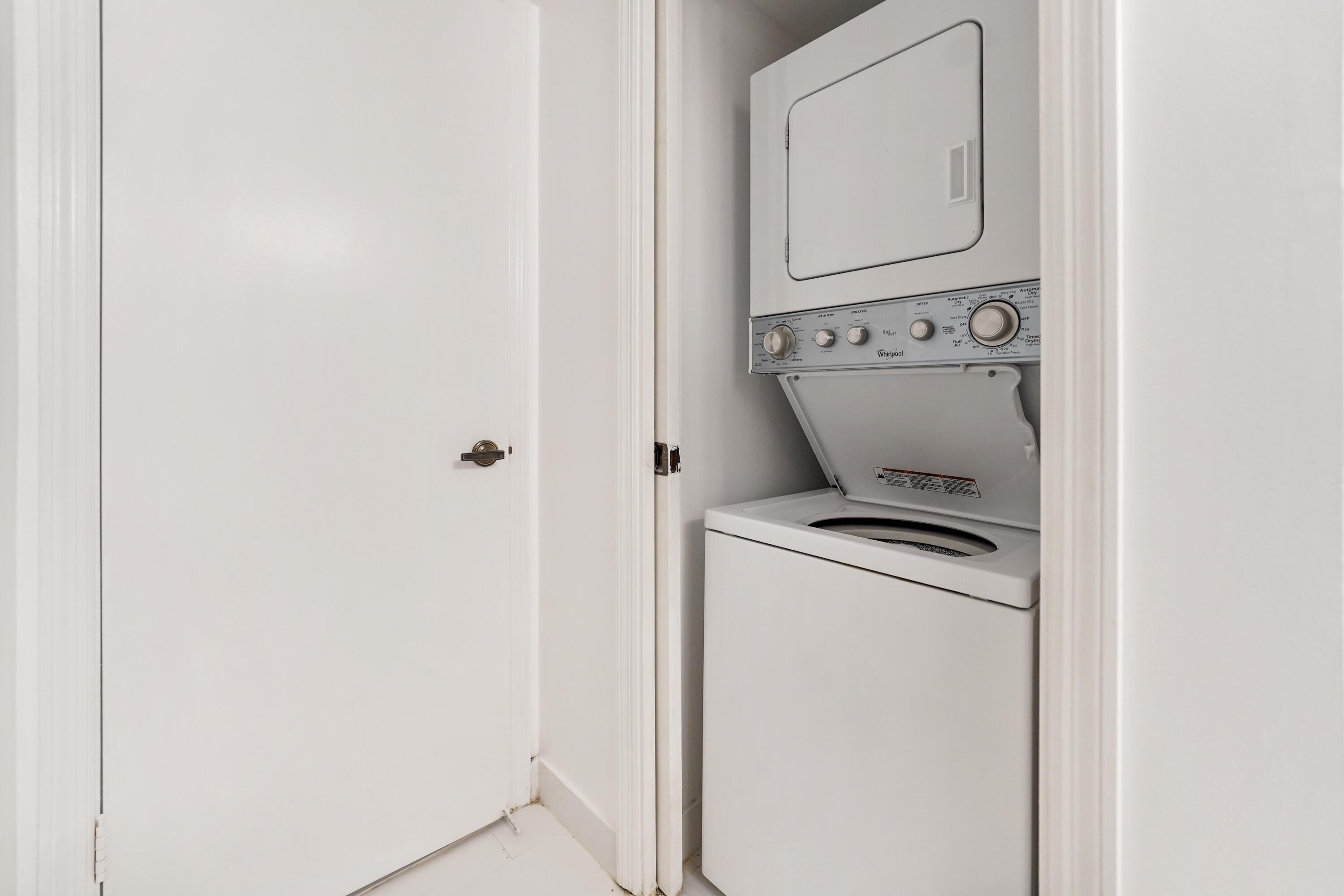 LAKESIDE CONDO 6 OF BANYAN SPRINGS - Residential Lease