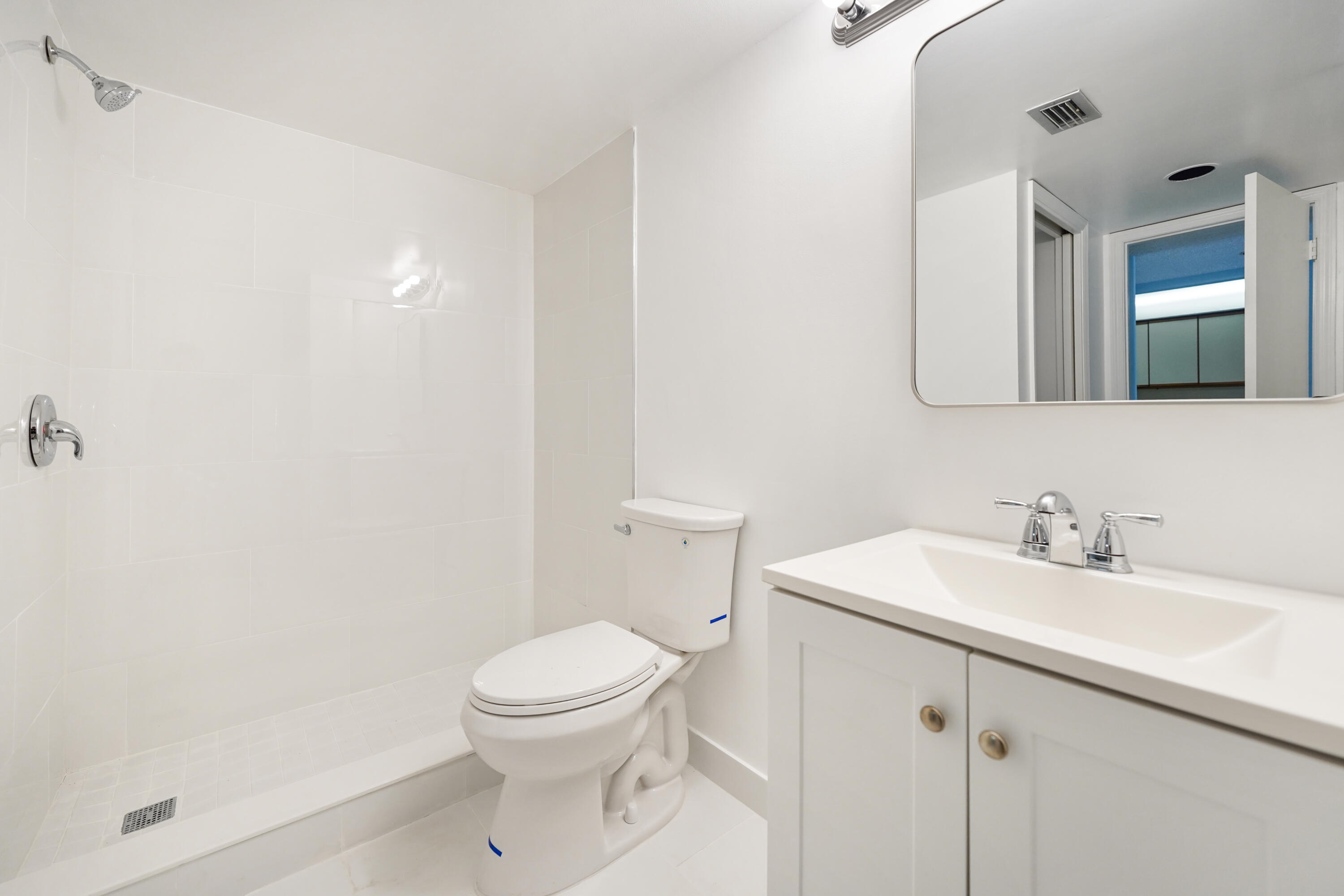 LAKESIDE CONDO 6 OF BANYAN SPRINGS - Residential Lease