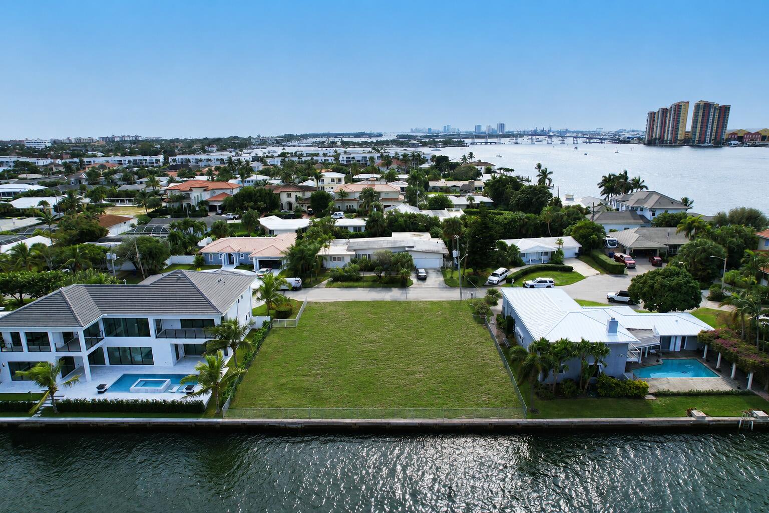 1050 Bimini Lane