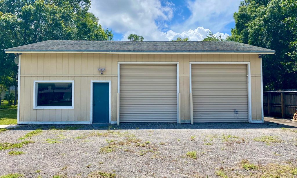 Photo of 10531 151st Lane N, Jupiter, FL 33478 (MLS # B26031956)