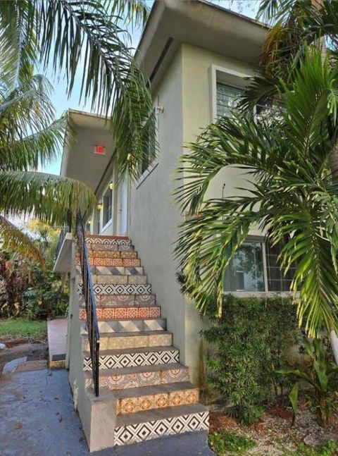 7025 Rue Granville Miami Beach FL 33141