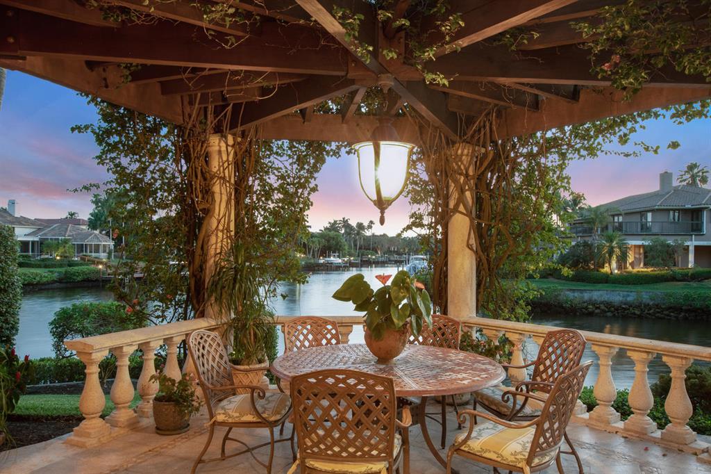 FRENCHMANS CREEK - Residential