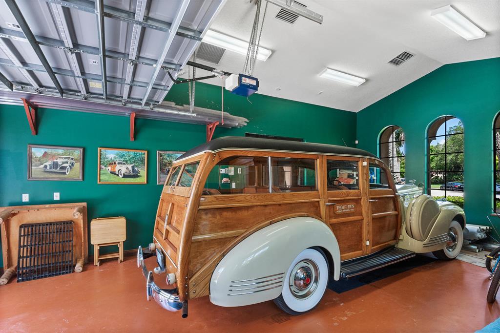 FRENCHMANS CREEK - Residential