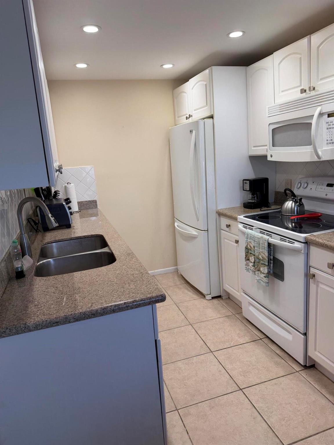 CENTURY VILLAGE - Residential Lease