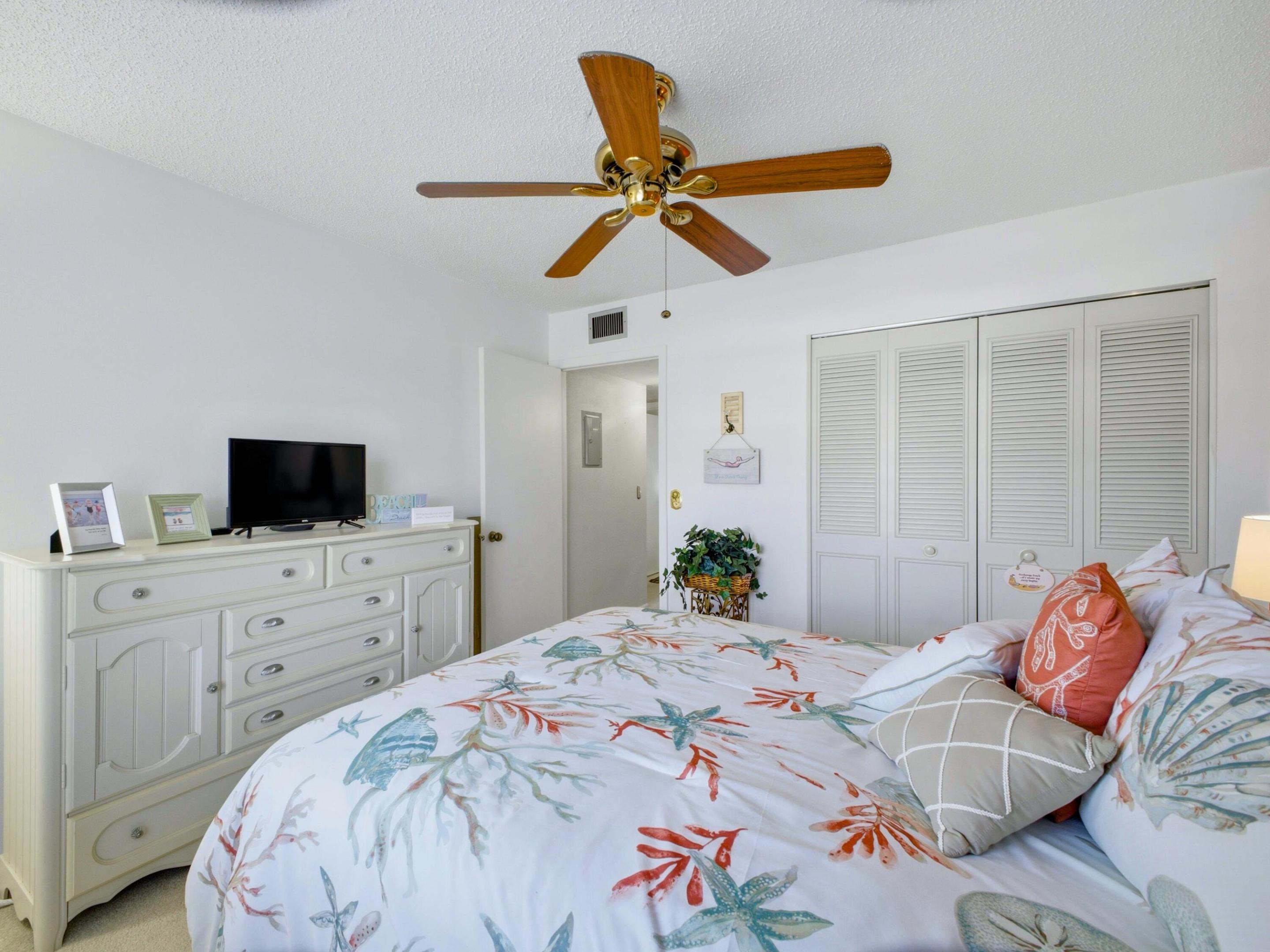 VILLAGES OF ORIOLE DEAUVILLE CONDO - Residential