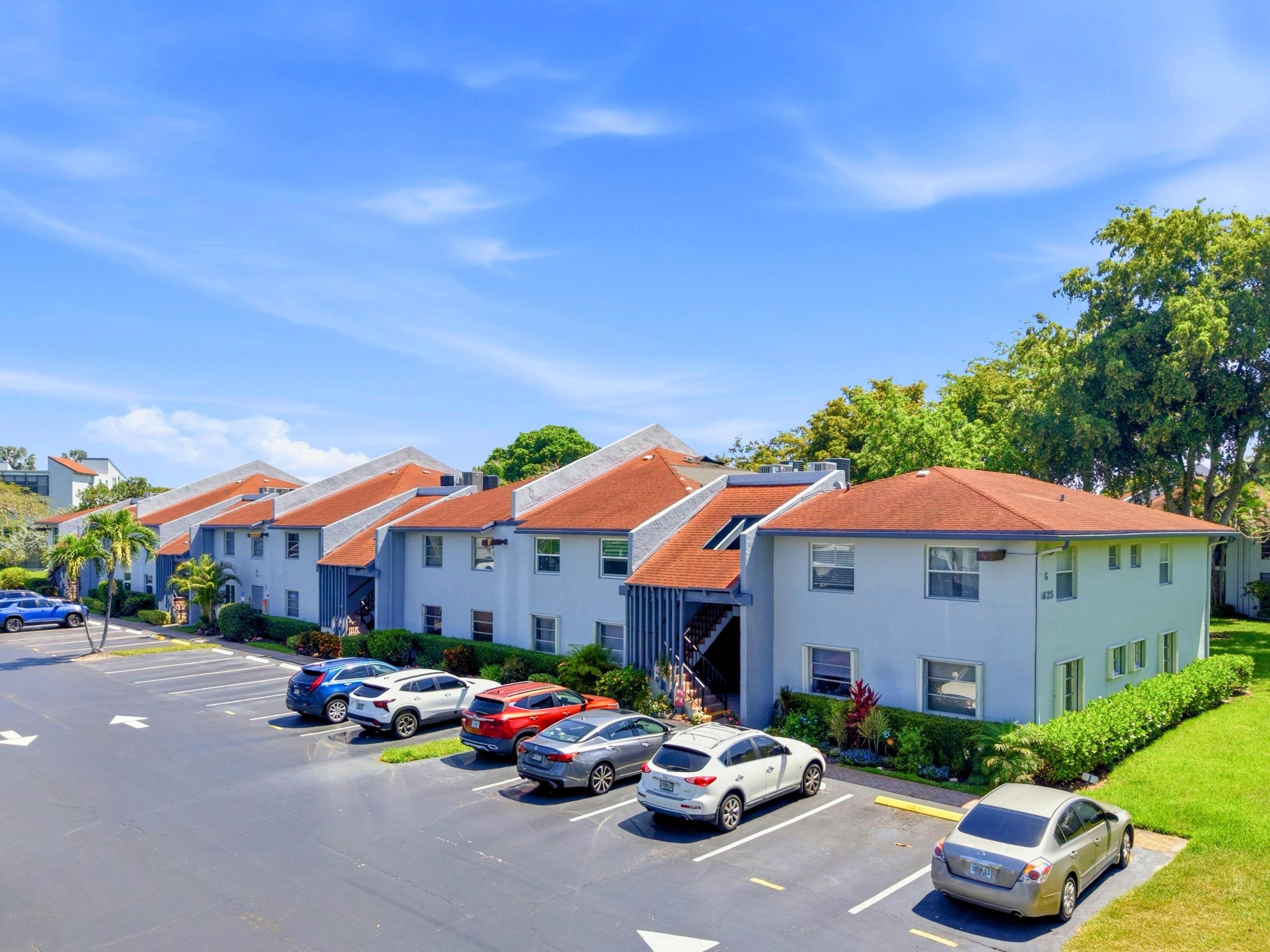 VILLAGES OF ORIOLE DEAUVILLE CONDO - Residential