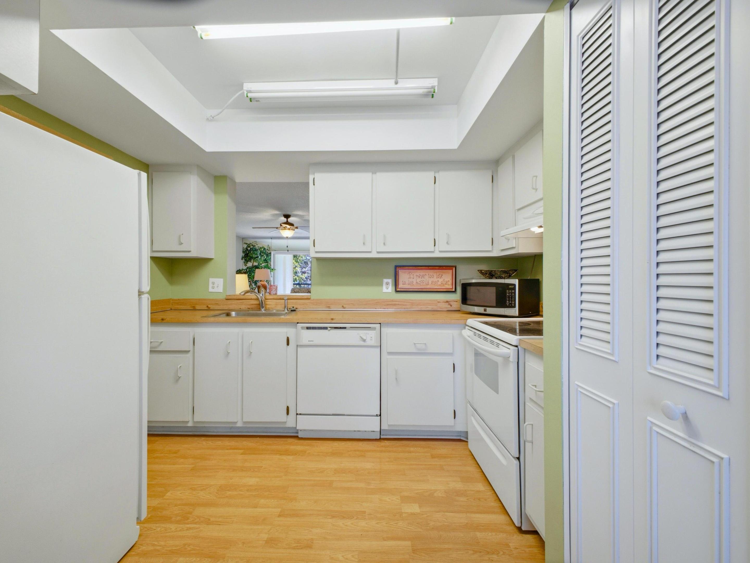 VILLAGES OF ORIOLE DEAUVILLE CONDO - Residential