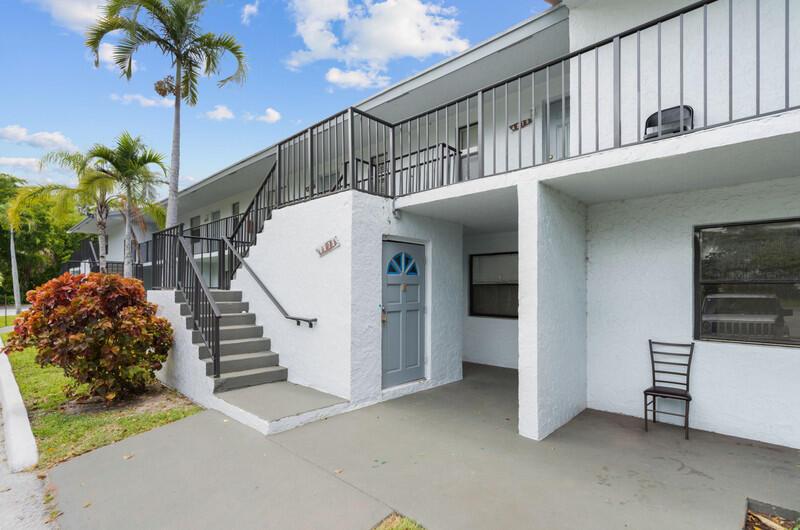 Newly renovated 2/2, with all new stainless steel appliances, In unit Washer/Dryer, central air, screened in patio, both bedrooms have walk in closets. Conveniently located to The Highways, Down town West Palm Beach and the exciting Clematis Street. Added bonus, if you are a Major League Baseball fan, right down the road is The Ball Park of the Palm Beaches, spring training for the Washington Nationals, St. louis Cardinals, Houston Astros and Miami Marlins. About 20 minutes north, is Roger Dean Stadium. Make an appointment ASAP, these units will not last long.