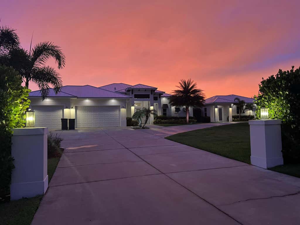 Photo of 16475 76TH Trail N, Palm Beach Gardens, FL 33418 (MLS # B26057240)