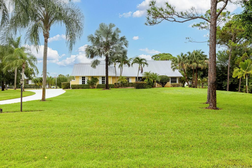 Photo of 5125 SW Bimini Circle S, Palm City, FL 34990 (MLS # R11019229)