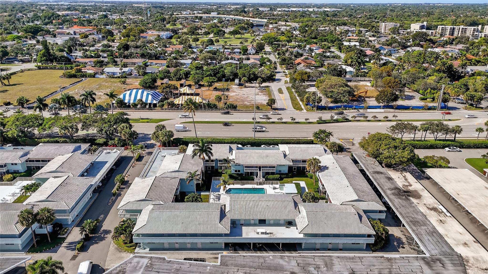 RIVER HOUSE GARDENS CONDO - Residential