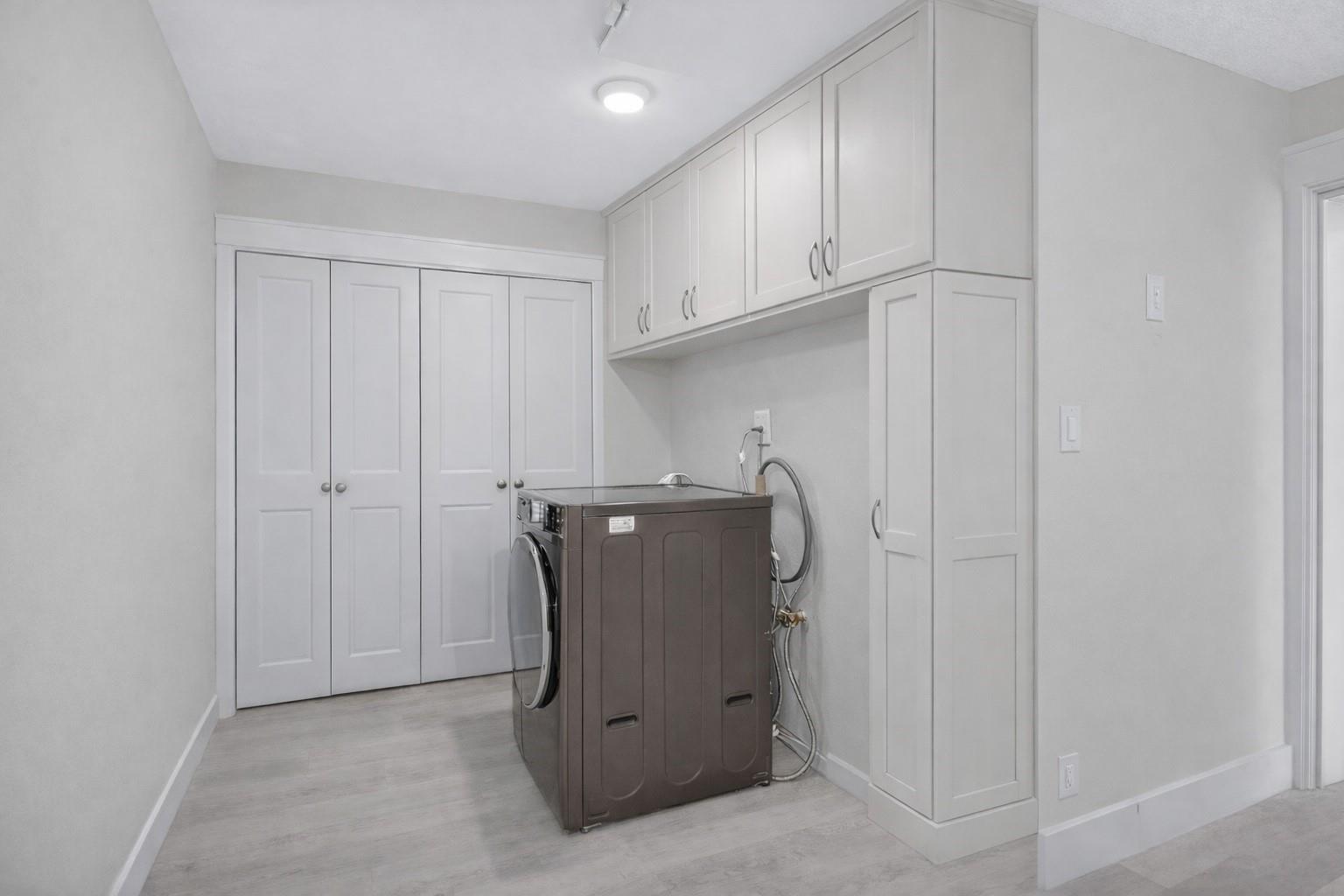 RIVER HOUSE GARDENS CONDO - Residential