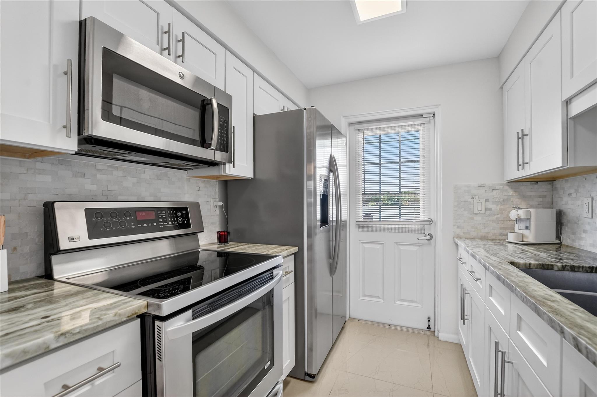 RIVER HOUSE GARDENS CONDO - Residential