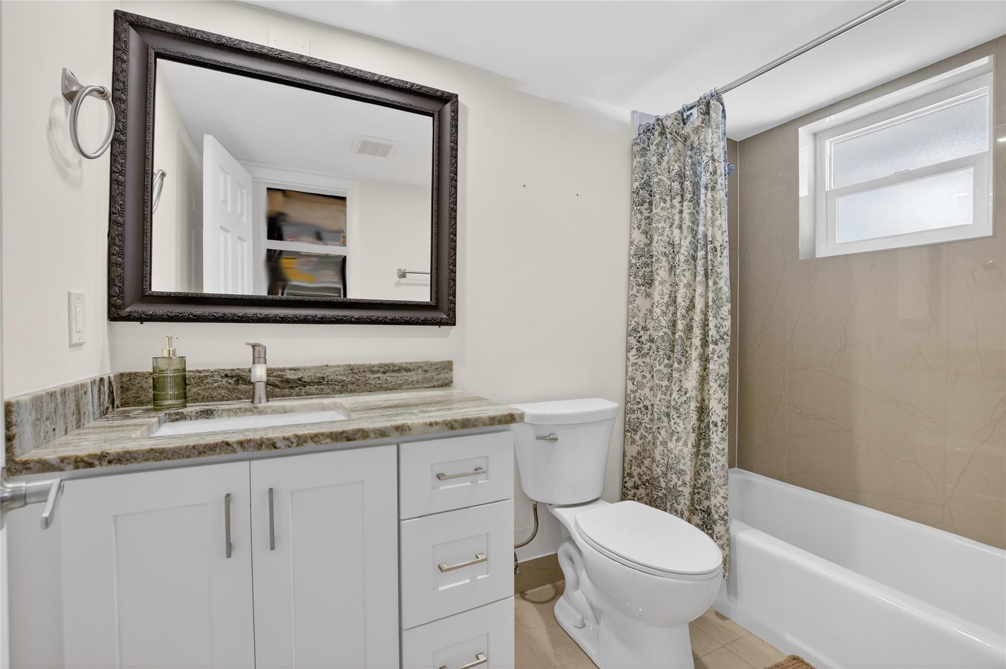 RIVER HOUSE GARDENS CONDO - Residential