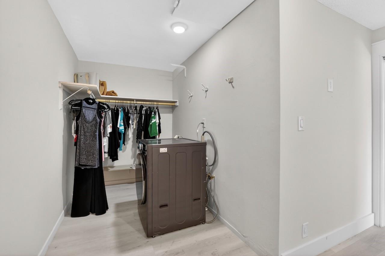 RIVER HOUSE GARDENS CONDO - Residential