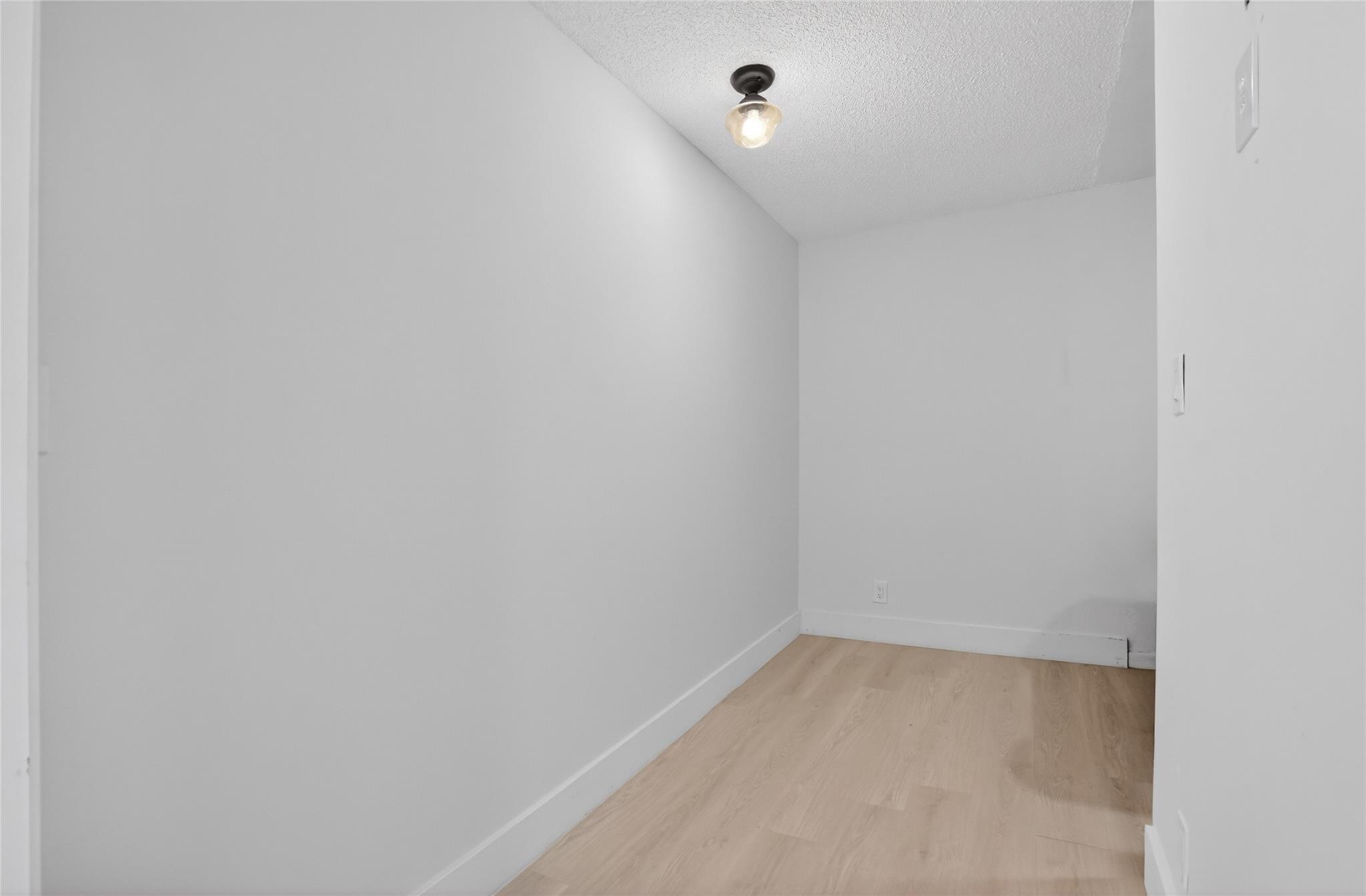 RIVER HOUSE GARDENS CONDO - Residential