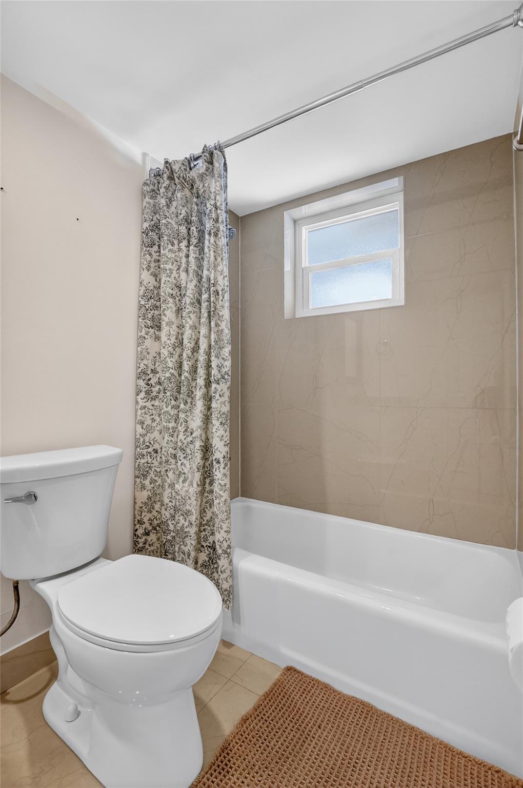 RIVER HOUSE GARDENS CONDO - Residential