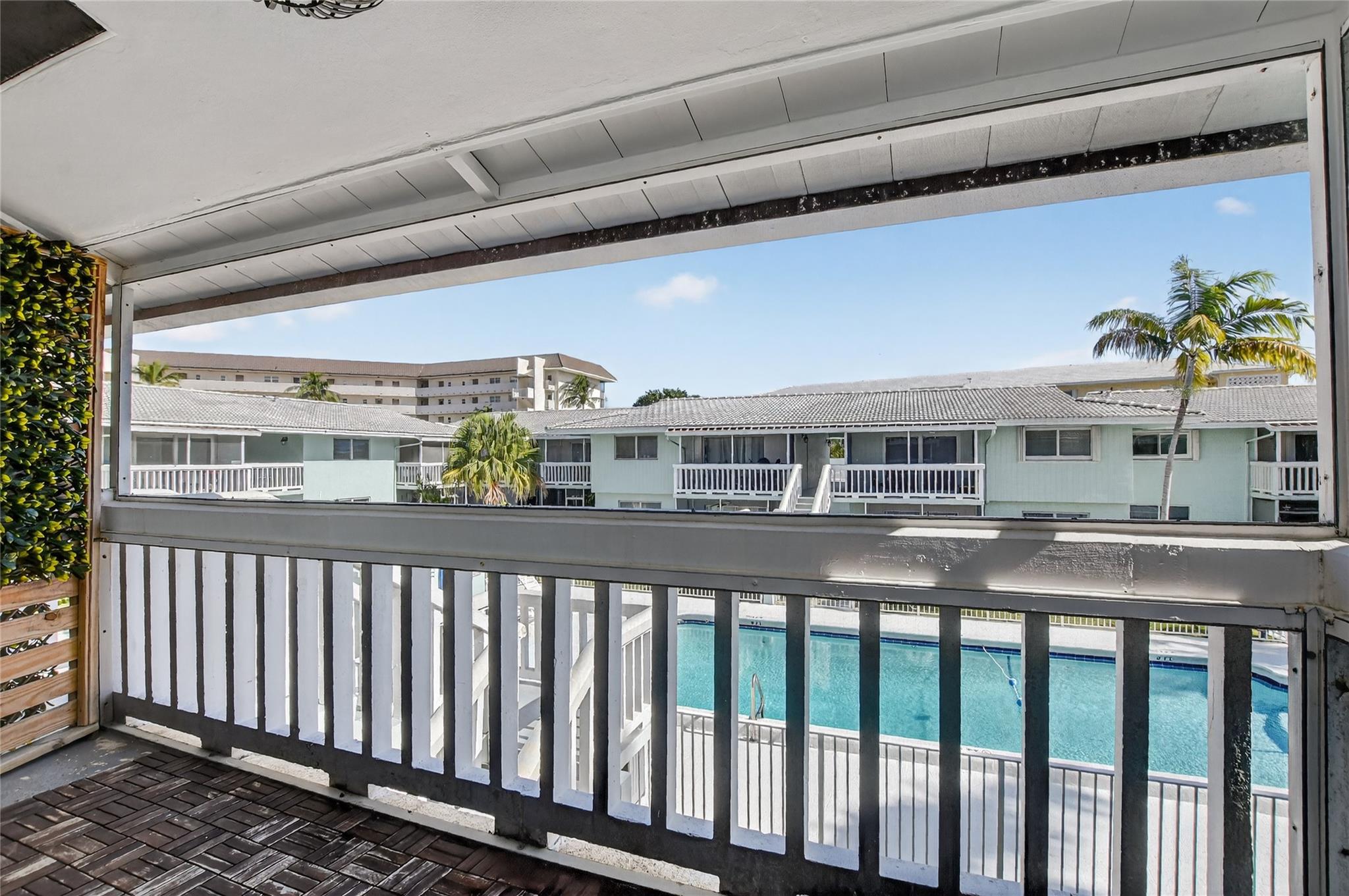 RIVER HOUSE GARDENS CONDO - Residential