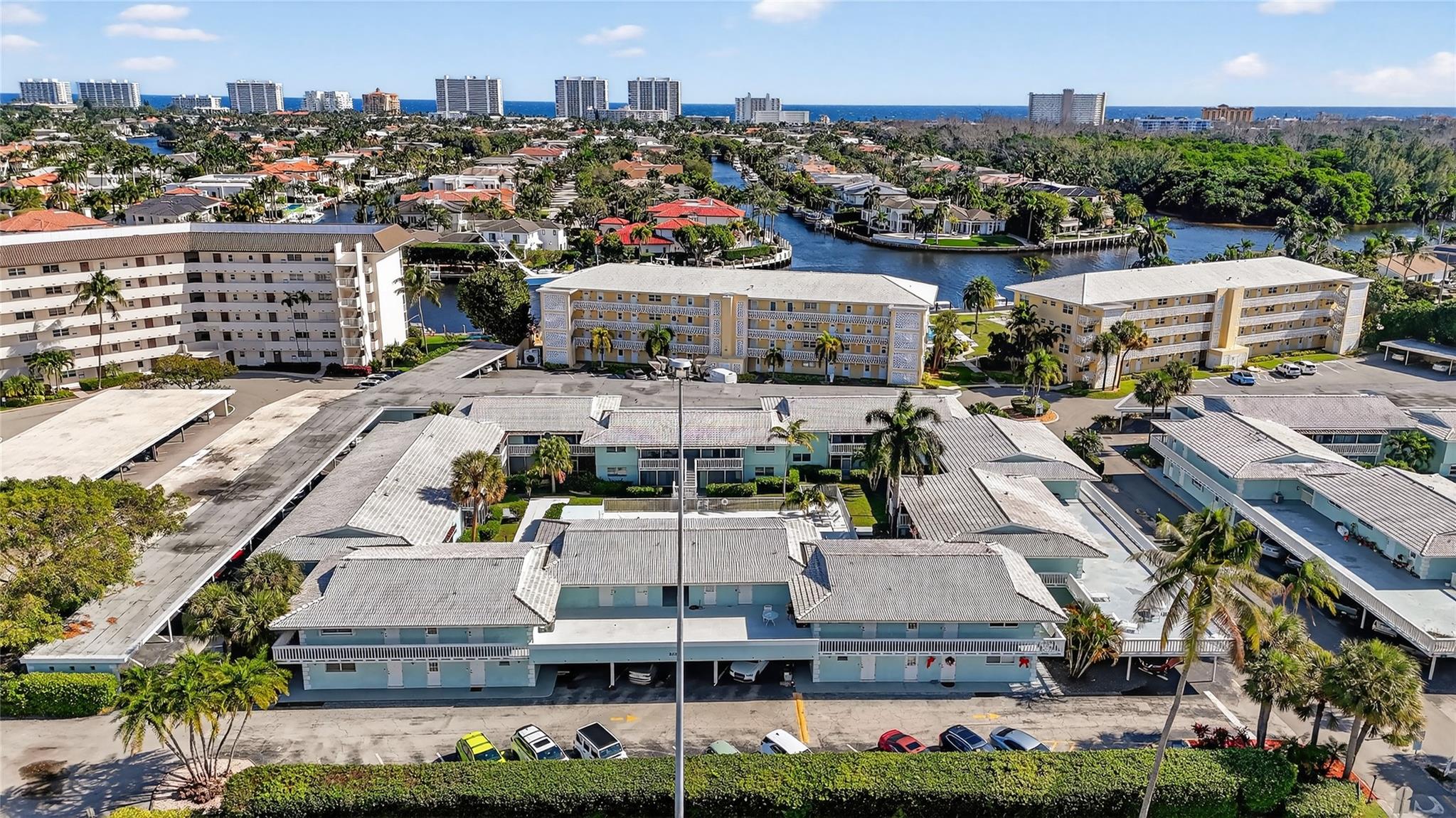 RIVER HOUSE GARDENS CONDO - Residential