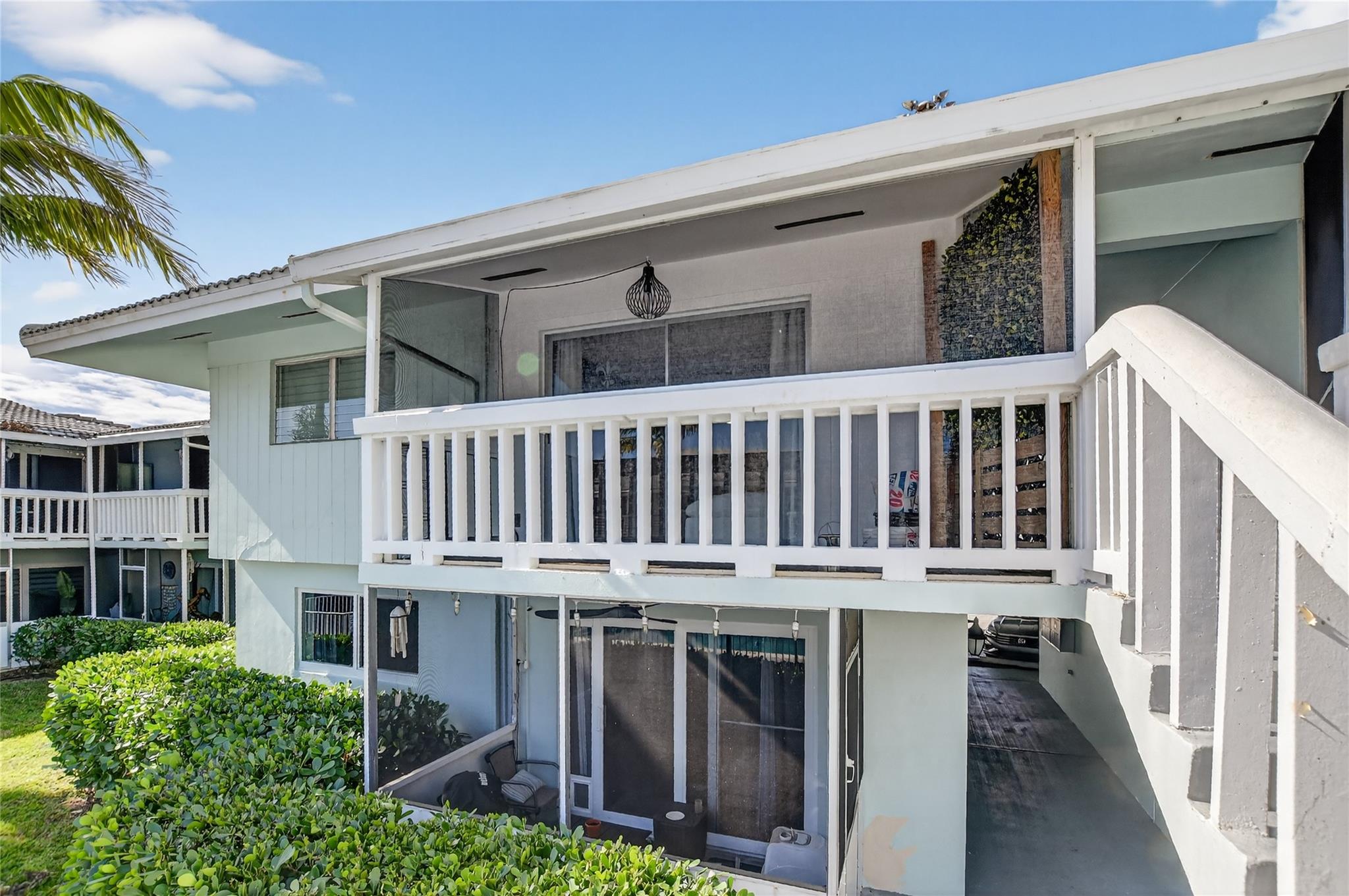 RIVER HOUSE GARDENS CONDO - Residential