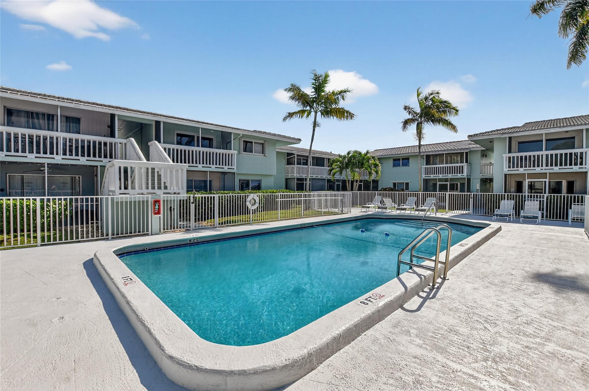 RIVER HOUSE GARDENS CONDO - Residential