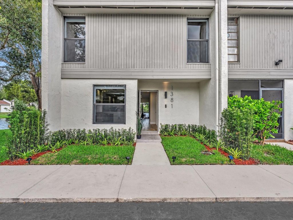 Photo of 1381 NW 99th Avenue #172, Pembroke Pines, FL 33024 (MLS # F10550188)