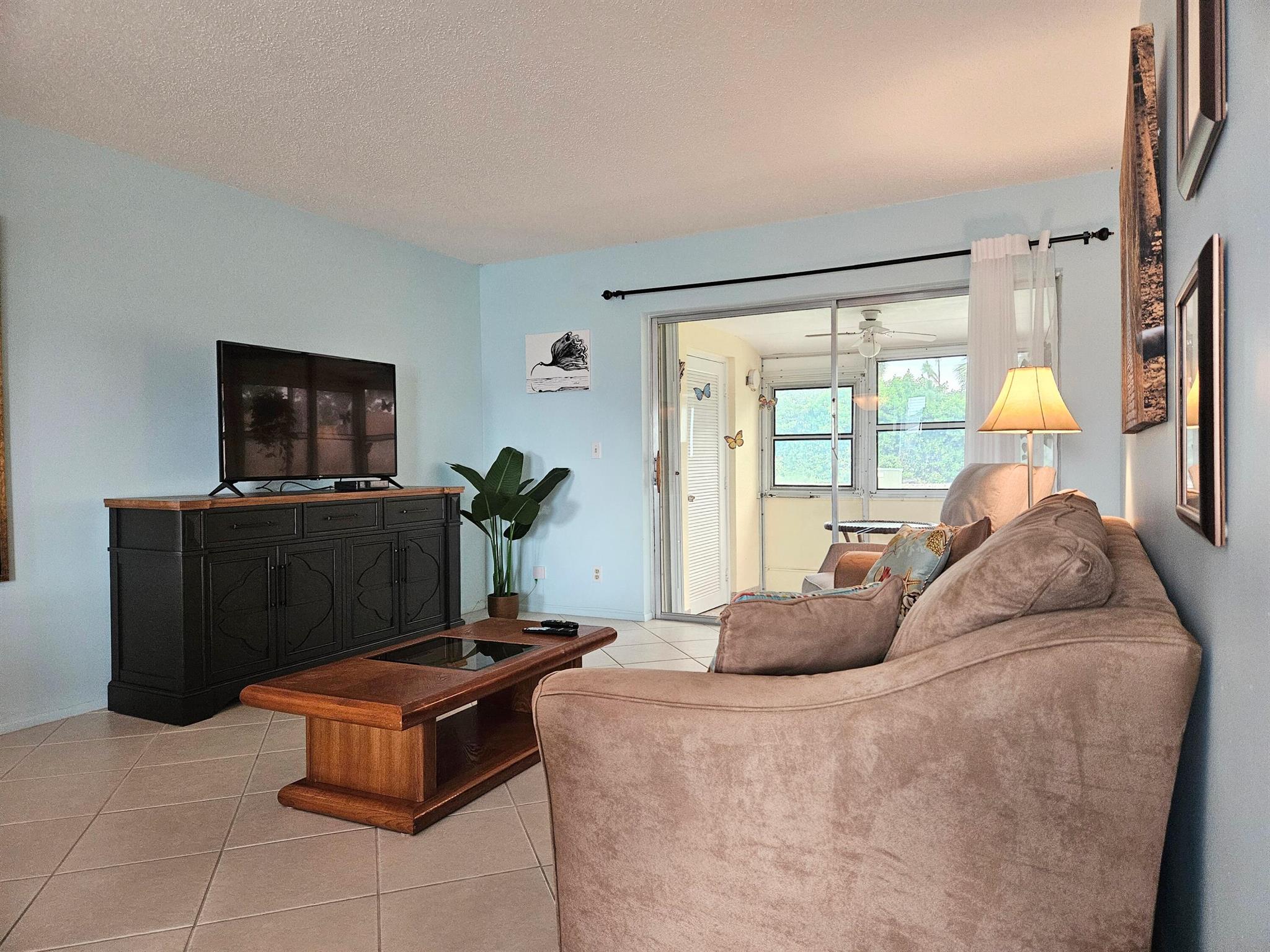 CRESTHAVEN VILLAS CONDO 2 - Residential