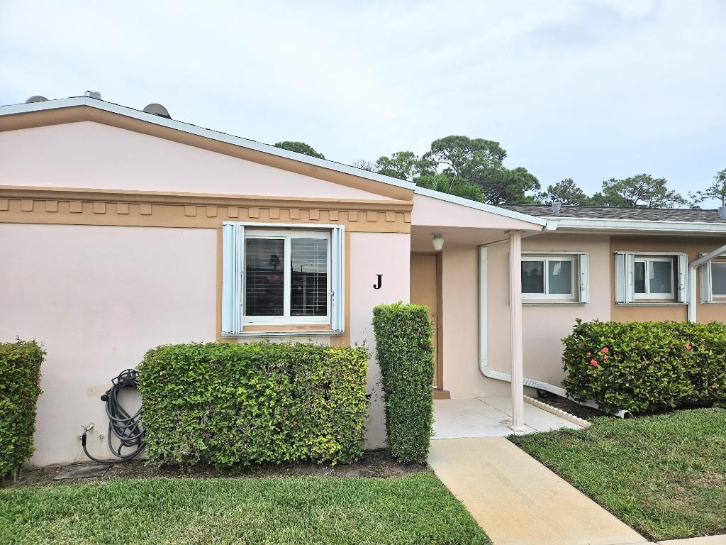 Photo of 2520 Dudley Drive E #J, West Palm Beach, FL 33415 (MLS # R11147609)