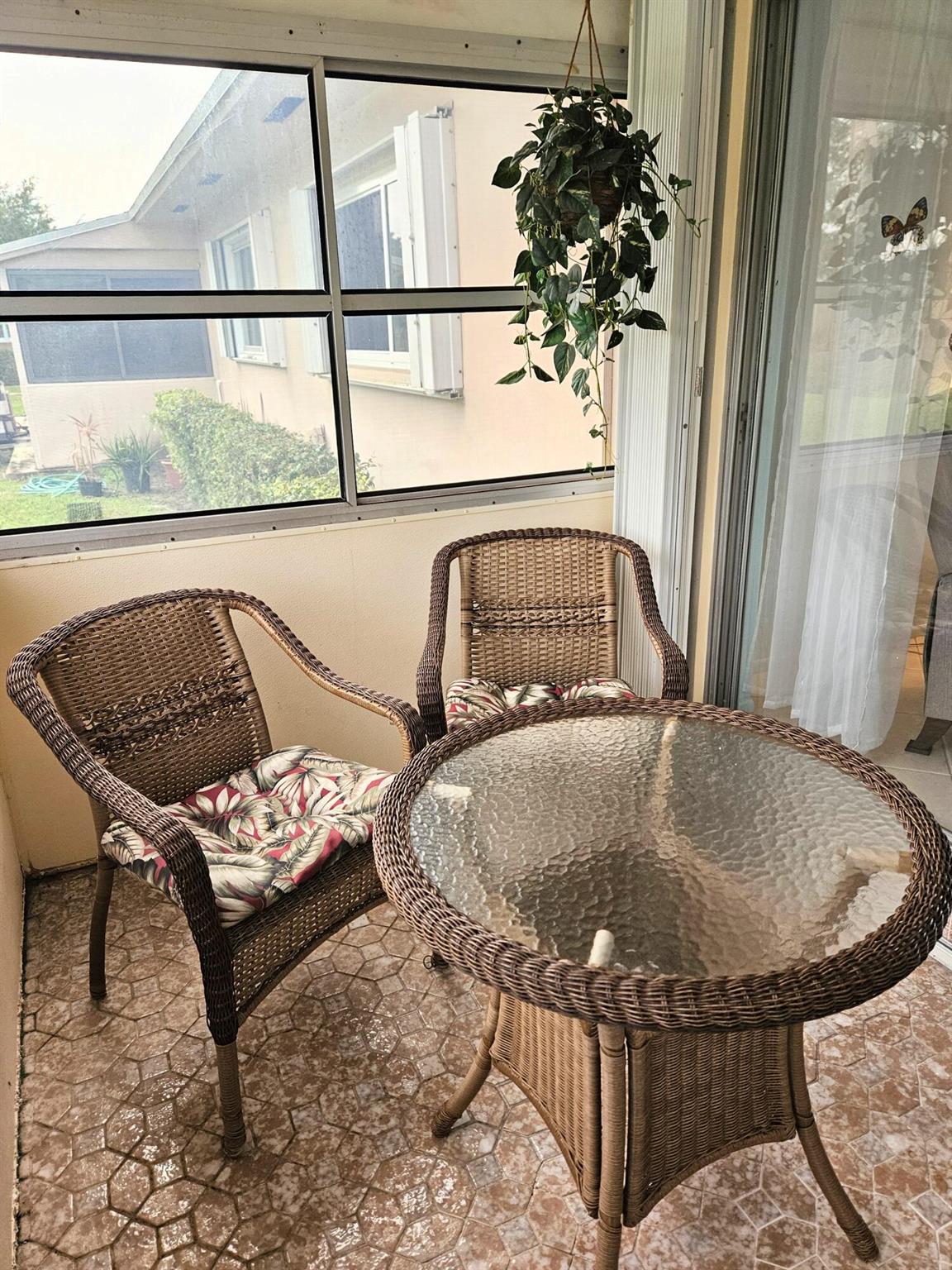 CRESTHAVEN VILLAS CONDO 2 - Residential