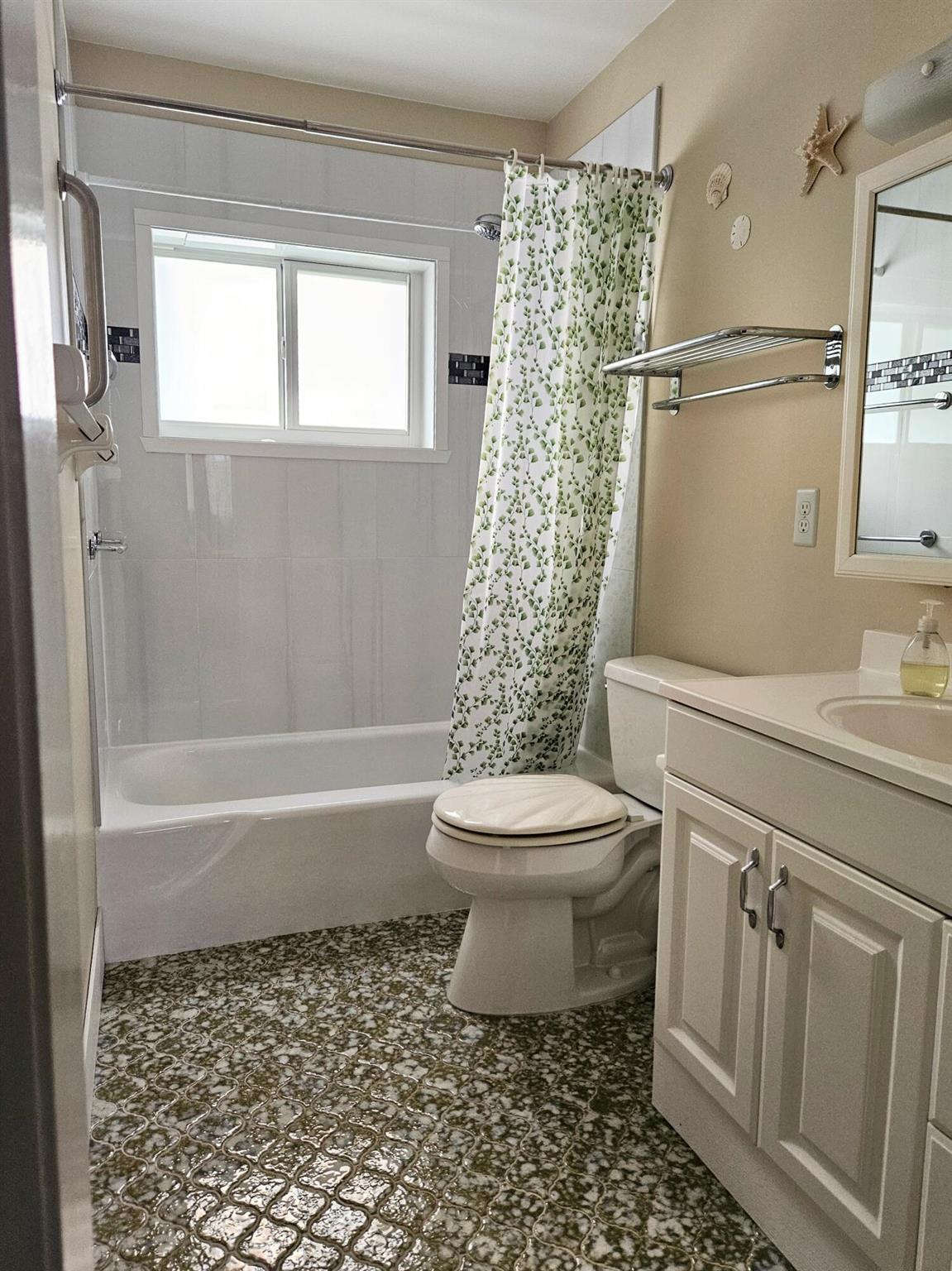 CRESTHAVEN VILLAS CONDO 2 - Residential