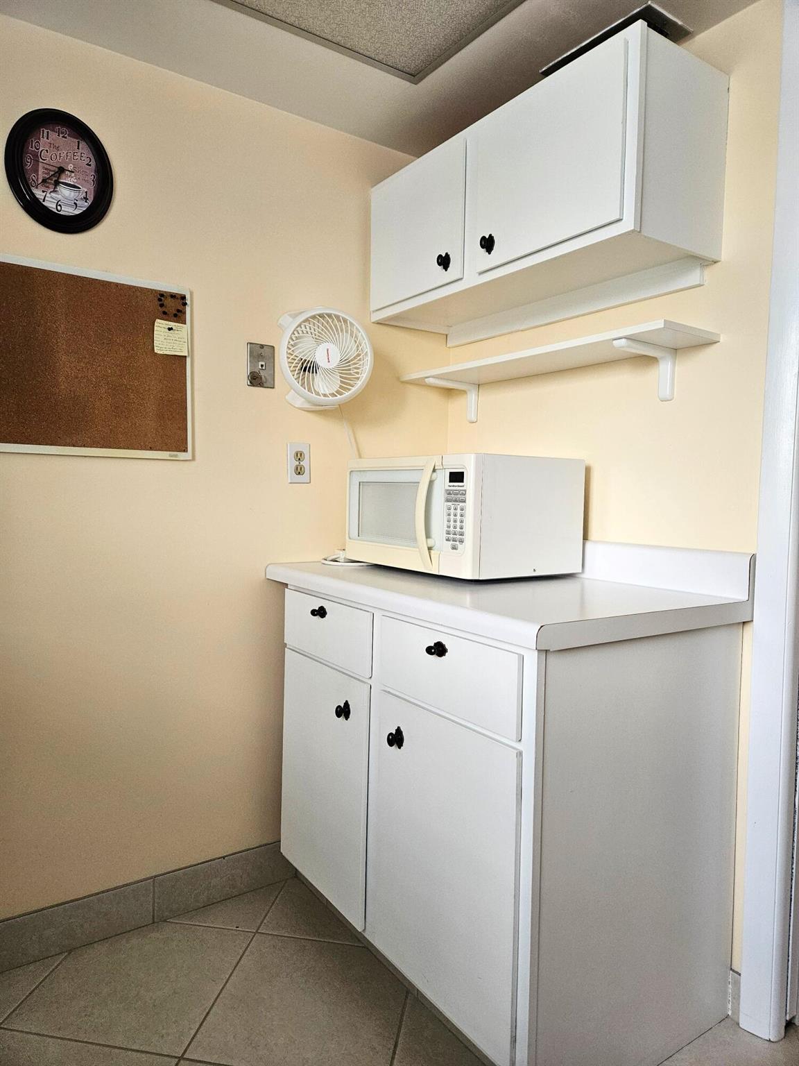 View photos, virtual tours, details... 2520 Dudley Drive E J