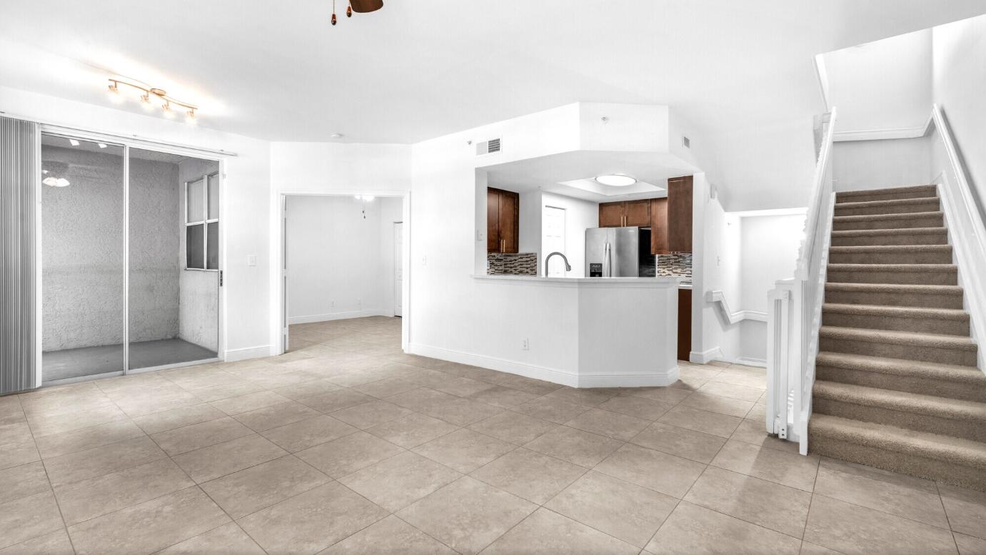 ESTADA OF LOS PASEOS - Residential Lease