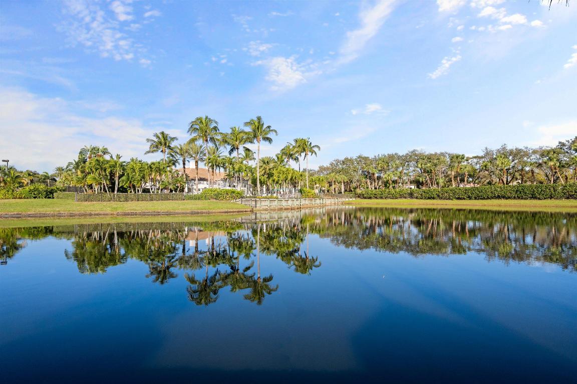 THE LOXAHATCHEE CLUB - Residential