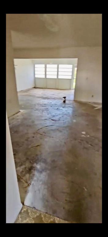 CRESTHAVEN TOWNHOMES SEC 4 CONDO - Residential