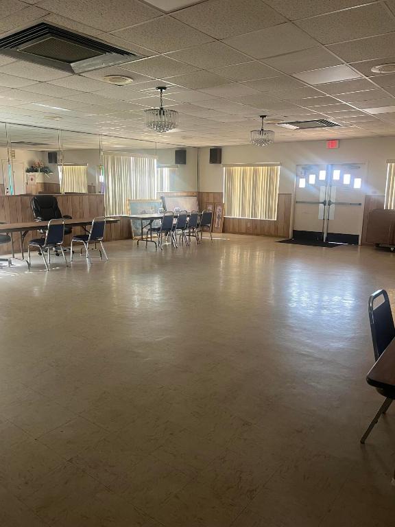 CRESTHAVEN TOWNHOMES SEC 4 CONDO - Residential