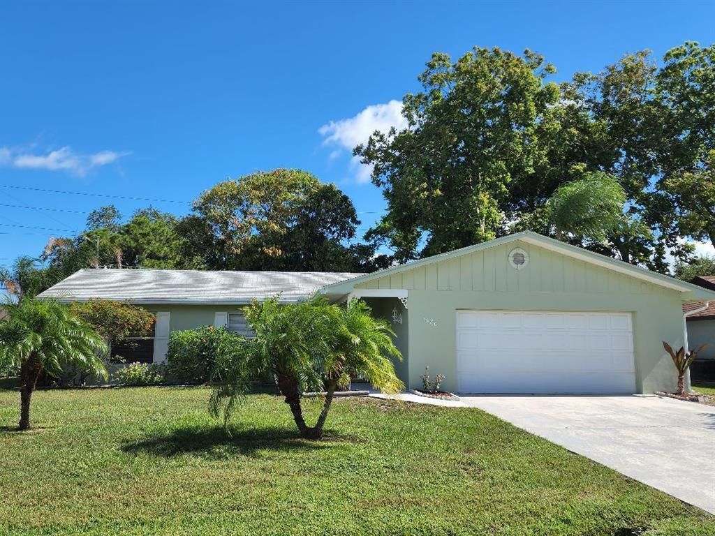 Photo of 1680 SE Minorca Avenue, Port Saint Lucie, FL 34952 (MLS # R10817012)