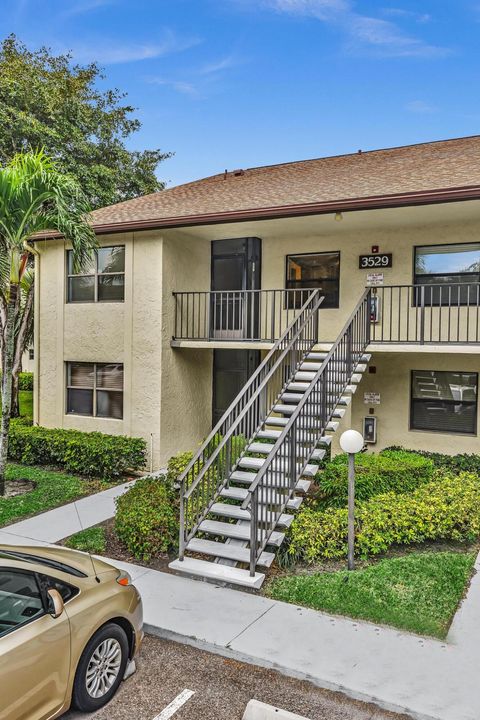 Photo of 3529 Englewood Drive #321, Lake Worth, FL 33467 (MLS # R11157628)