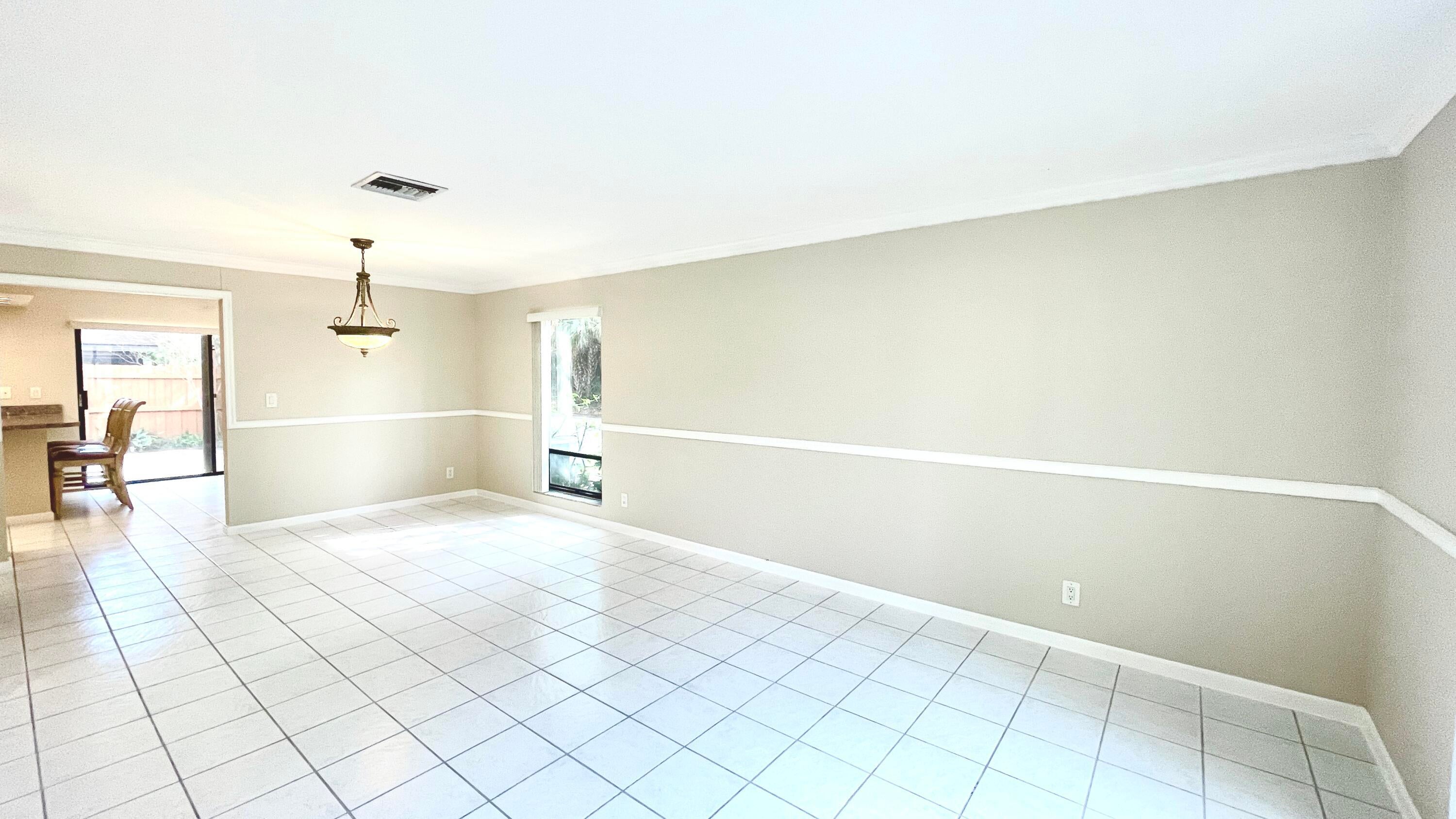 501 SANDTREE Drive