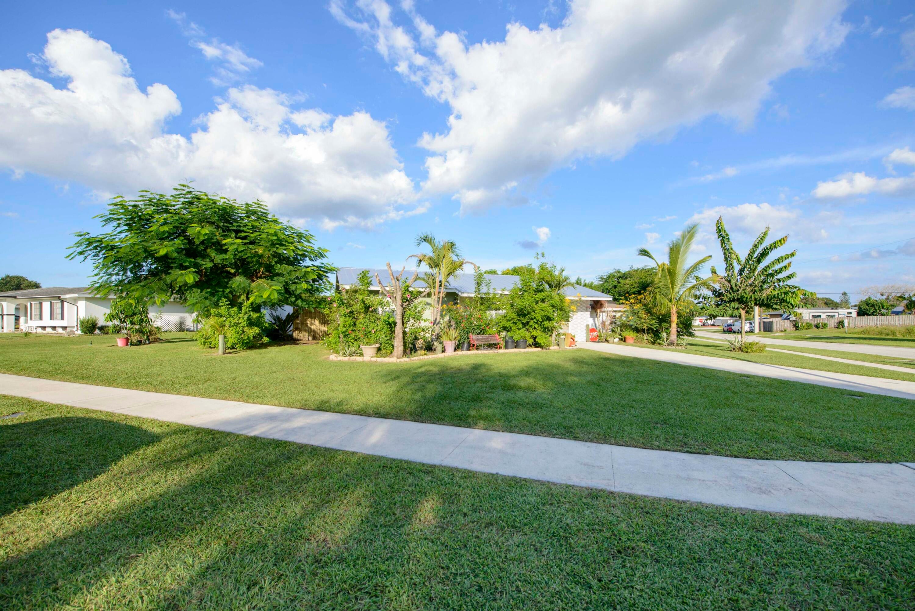 221 SW CALMOSO Drive