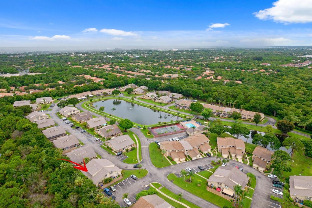 Photo of 302 Maplecrest Circle, Jupiter, FL 33458 (MLS # R11006180)