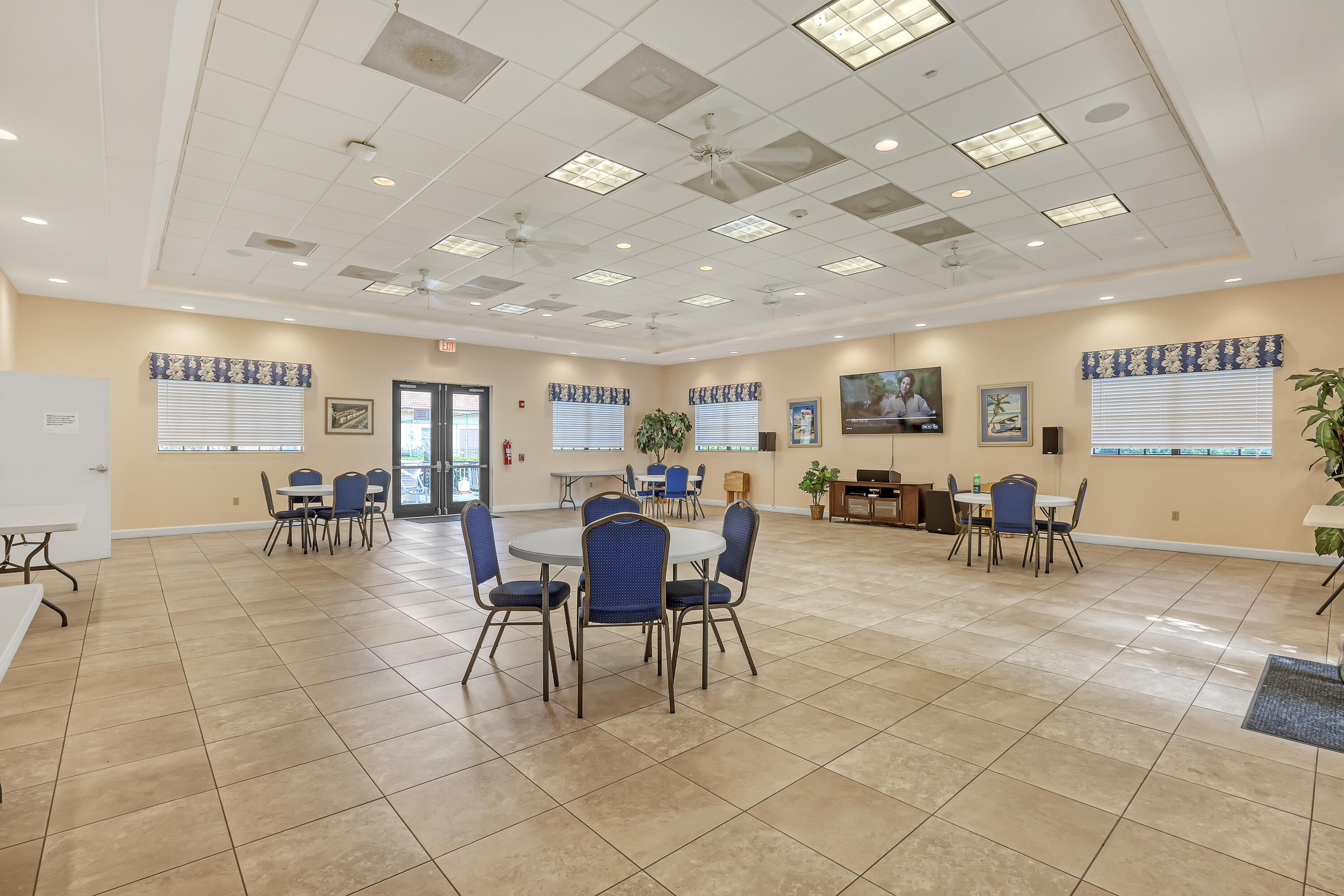 SAND DOLLAR VILLAS CONDOMINIUM B - Residential