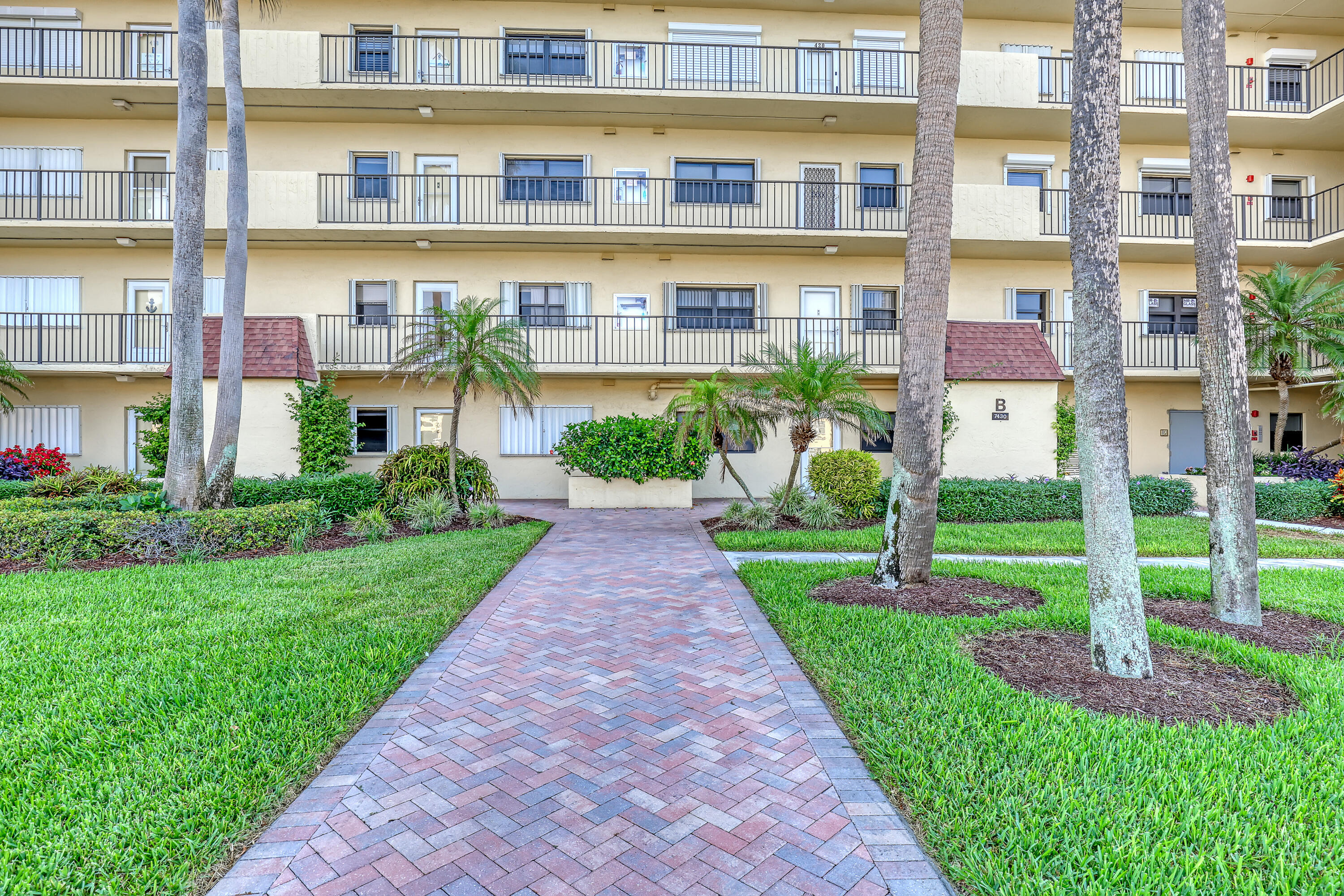 SAND DOLLAR VILLAS CONDOMINIUM B - Residential