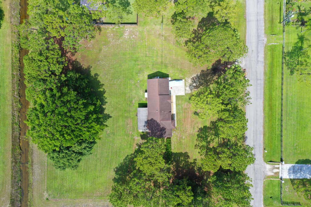 Photo of 17272 88th Road N, Loxahatchee, FL 33470 (MLS # B26061006)