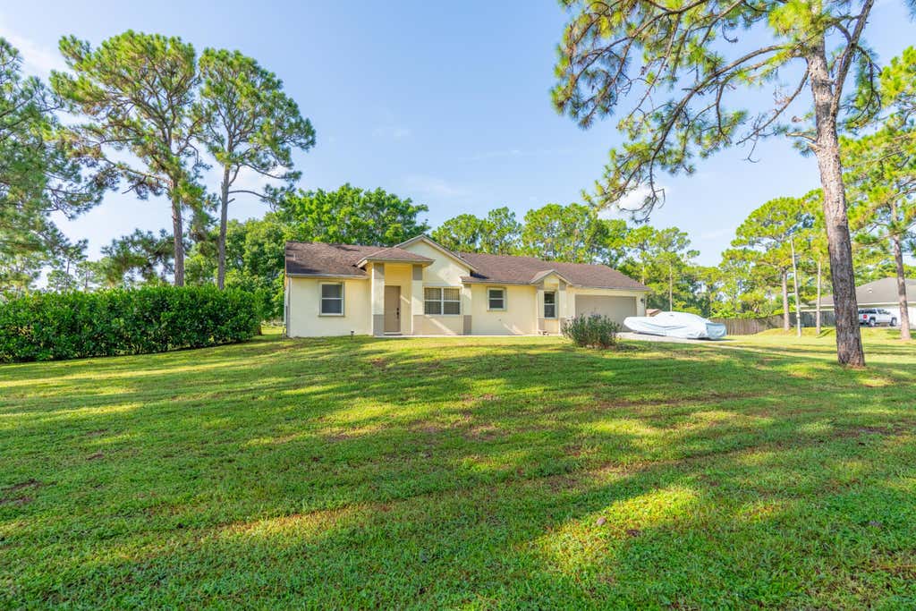 Photo of 17272 88th Road N, Loxahatchee, FL 33470 (MLS # B26061006)