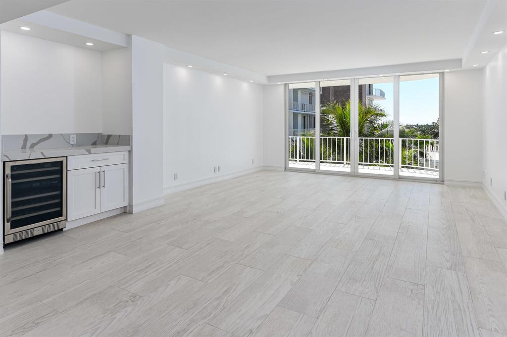 WINTHROP HOUSE CONDO - Residential