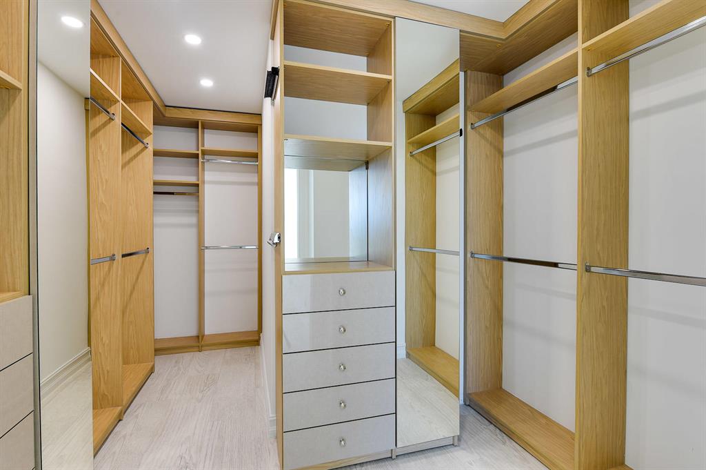 WINTHROP HOUSE CONDO - Residential