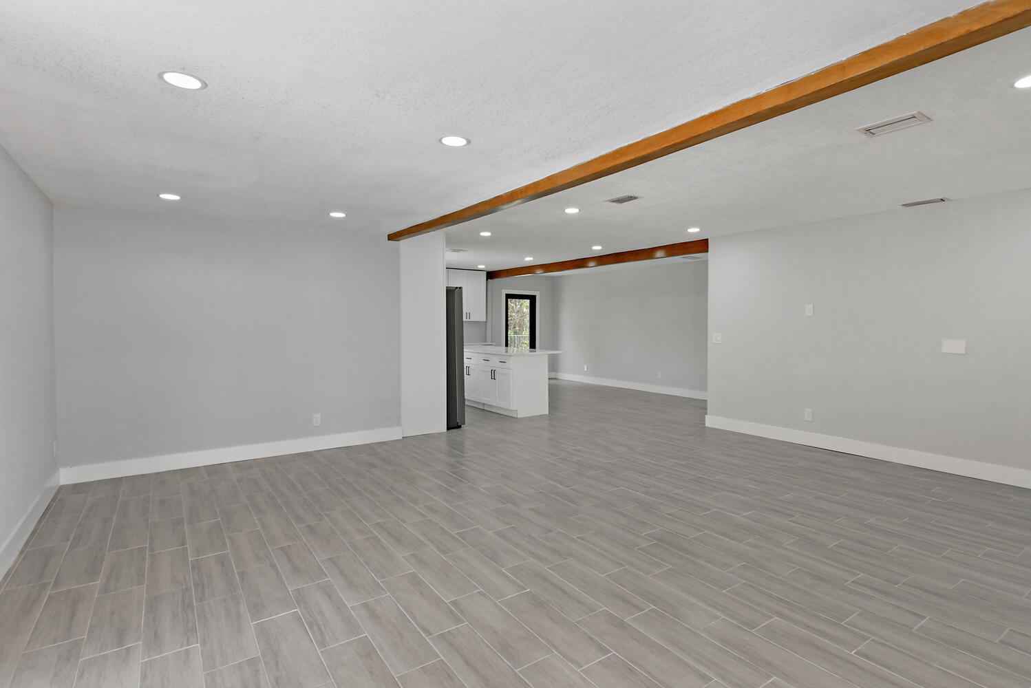 TROPICAL ESTATES - Residential